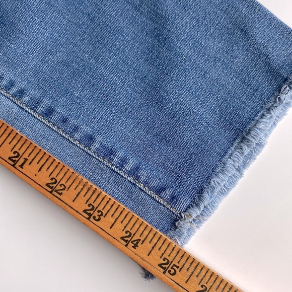 Universal Thread goods co. High rise slim straight 👖 - Picture 6 of 9